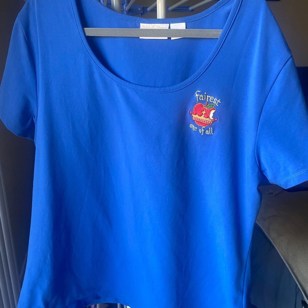 tshirt snow white